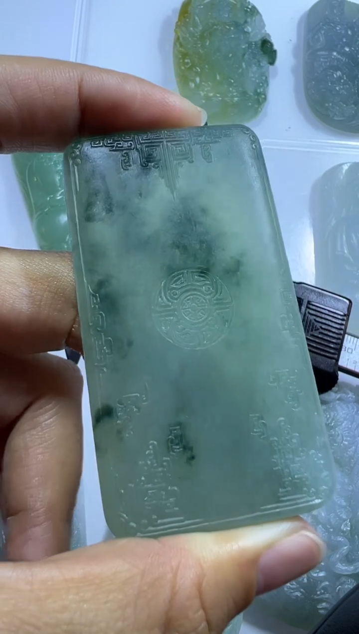 定制翡翠未镶嵌牌子