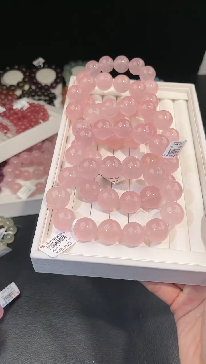 【闪购商品】水晶手链未镶嵌多样性发一粉晶18mm