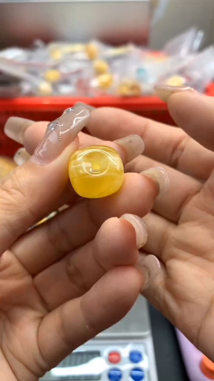 未镶嵌琥珀珠宝奇石2062