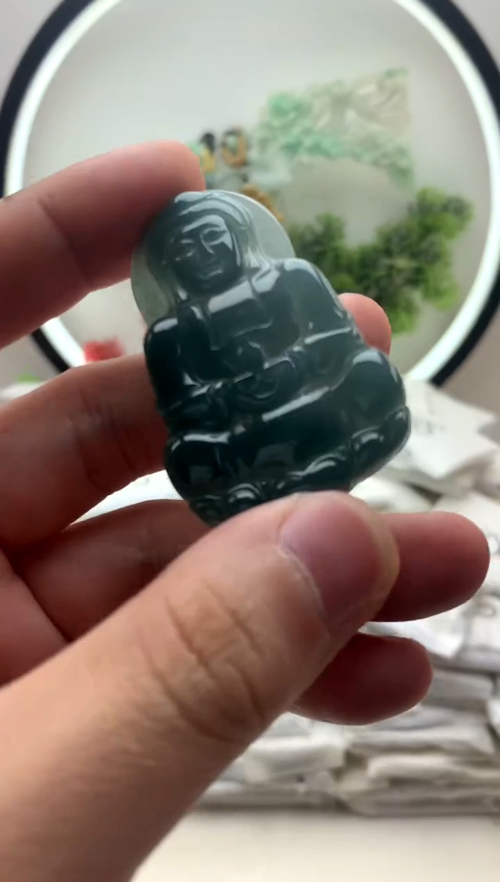 颈饰未镶嵌翡翠观音