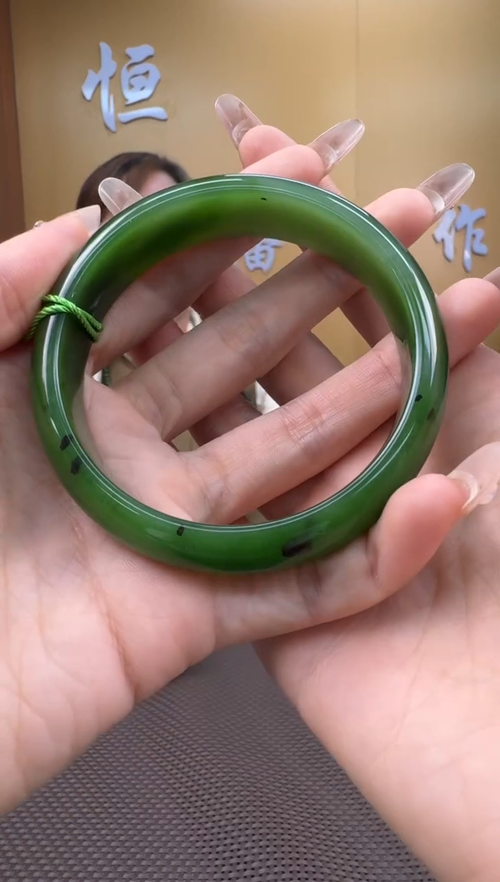 【闪购商品】和田玉手镯未镶嵌61