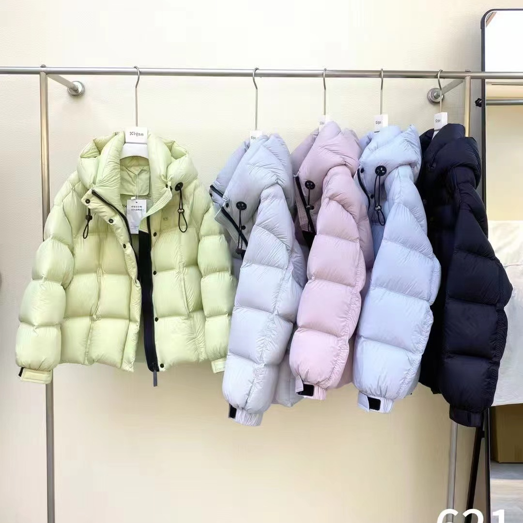 621女士新款戴帽外套
