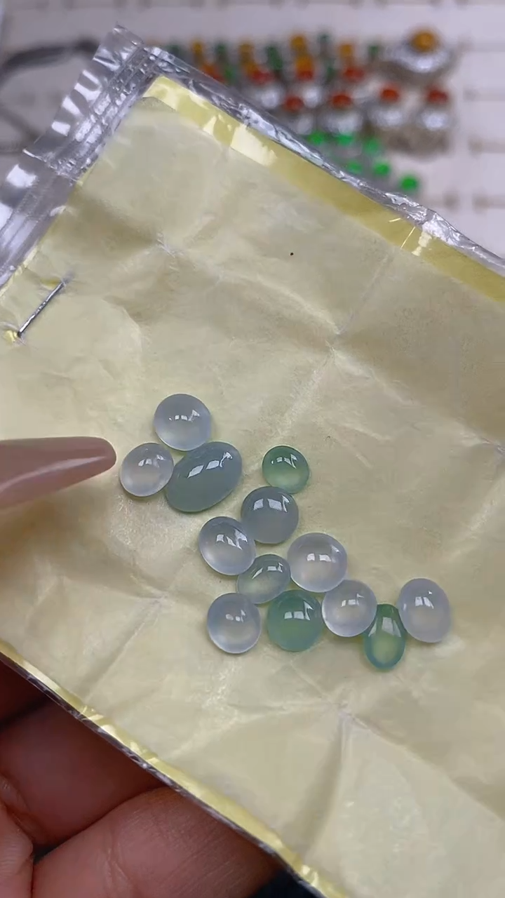 定制翡翠未镶嵌天然翡翠蛋面71