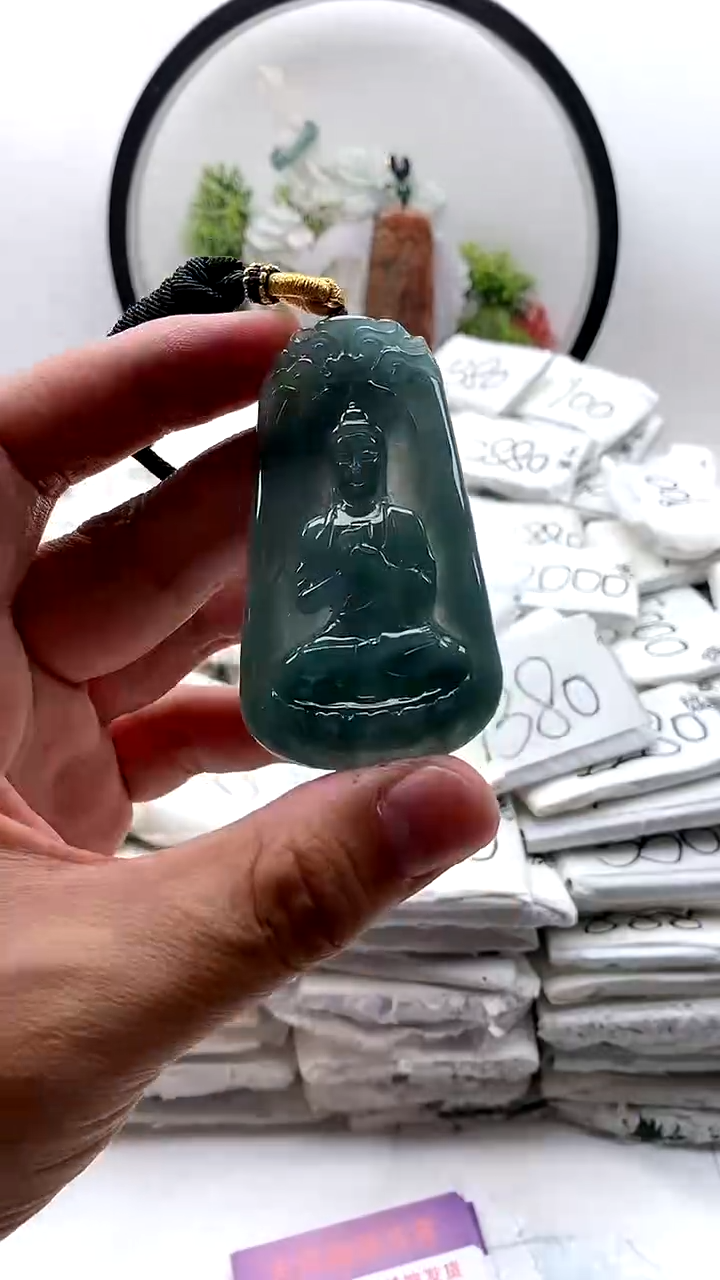 翡翠未镶嵌颈饰阿弥陀佛