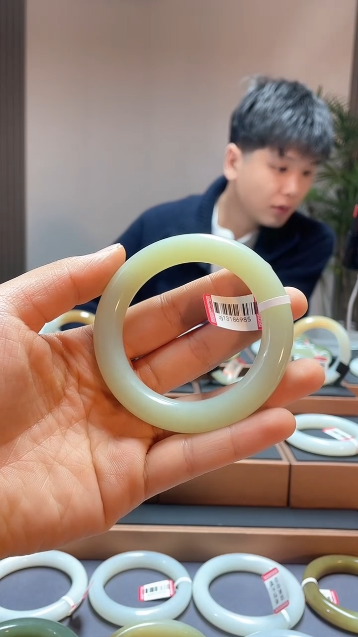 【闪购商品】和田玉手镯未镶嵌55黄口13186915