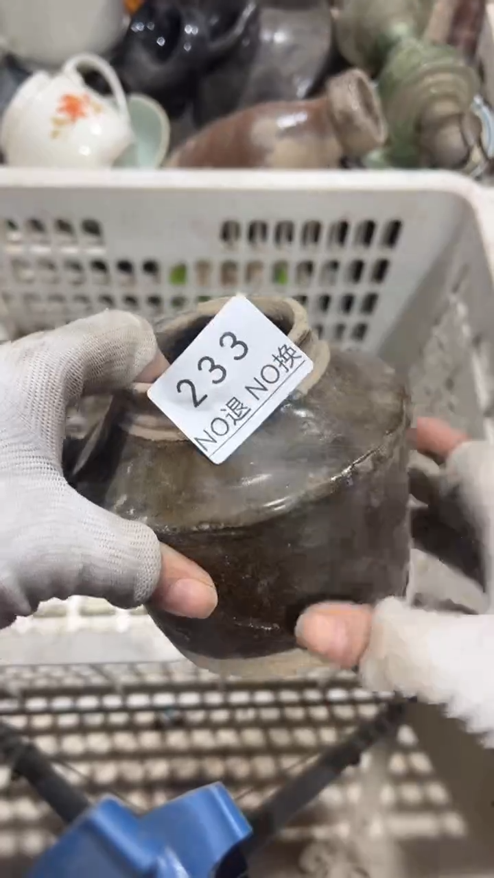 陶土英****）工艺品1204233