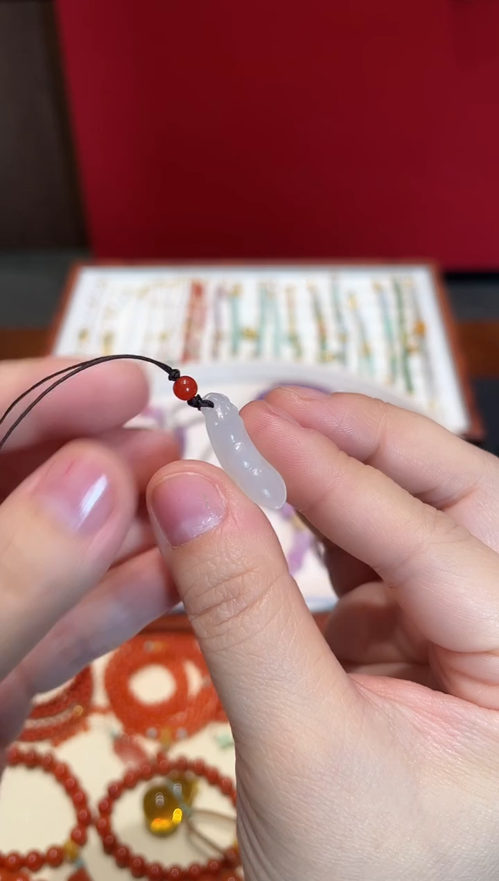 颈饰未镶嵌和田玉福豆