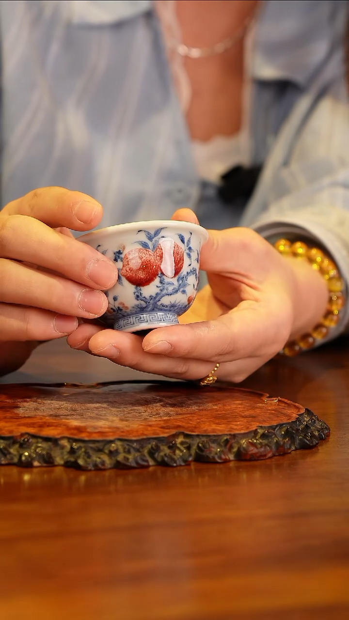 杯屹朴堂 青花釉里红桃子小压手