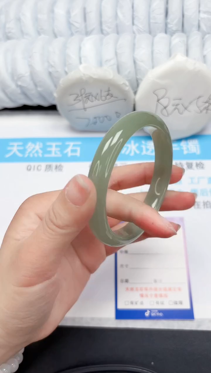 【闪购商品】石英质玉手镯未镶嵌42-62.5