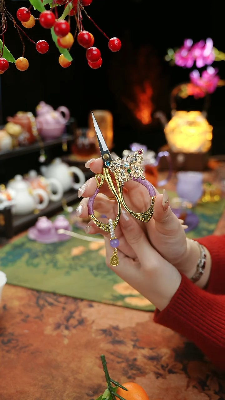 【闪购商品】紫色蝴蝶茶袋小剪刀