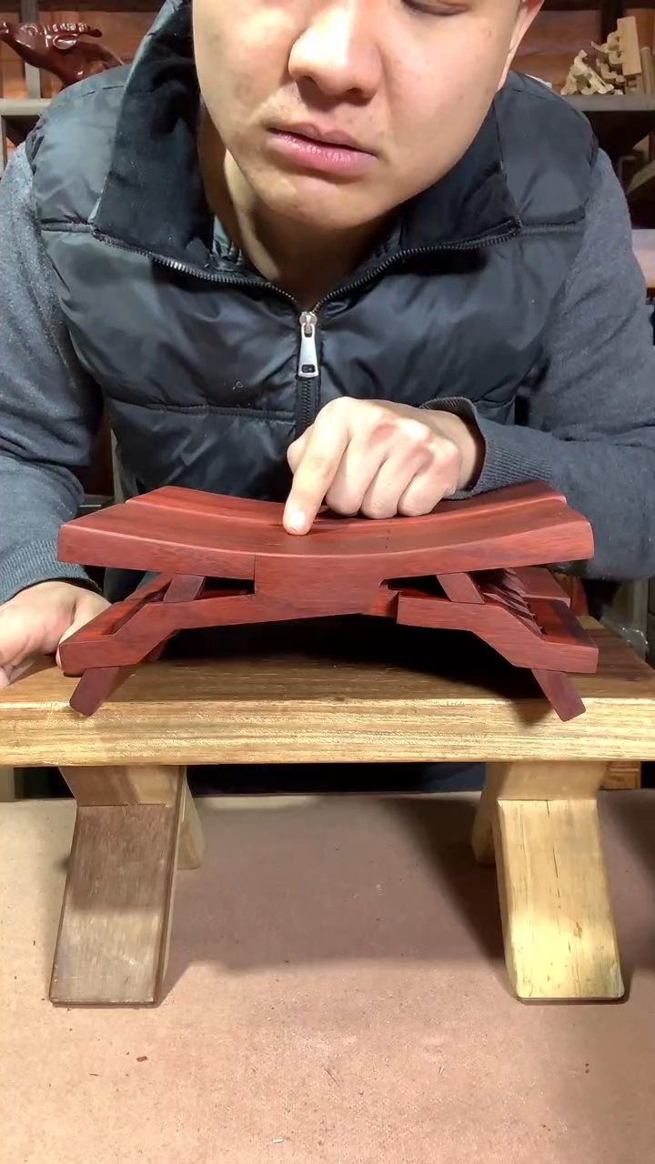 非洲紫檀（红花梨）瑕疵鲁班凳