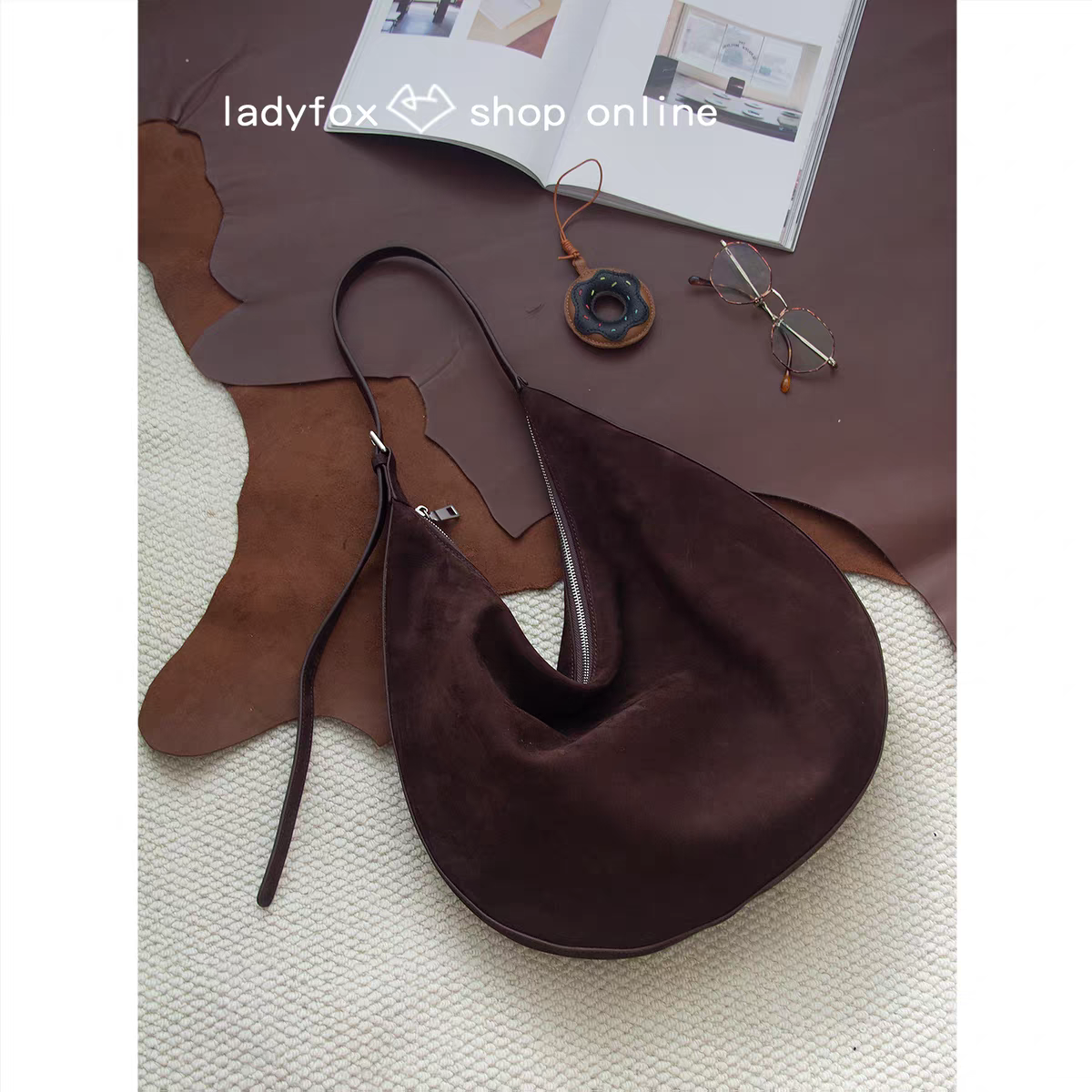 女包真真月牙包磨砂咖啡色（687）