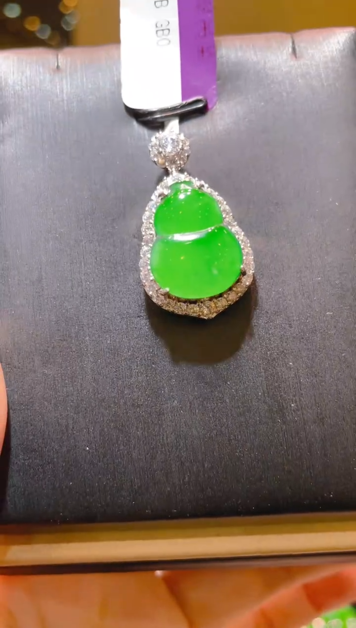 【闪购商品】翡翠未镶嵌吊坠(不含链)A13