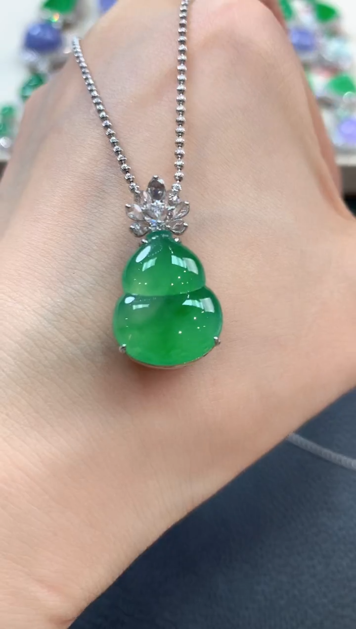 【闪购商品】翡翠吊坠(不含链)18K金镶嵌b106     