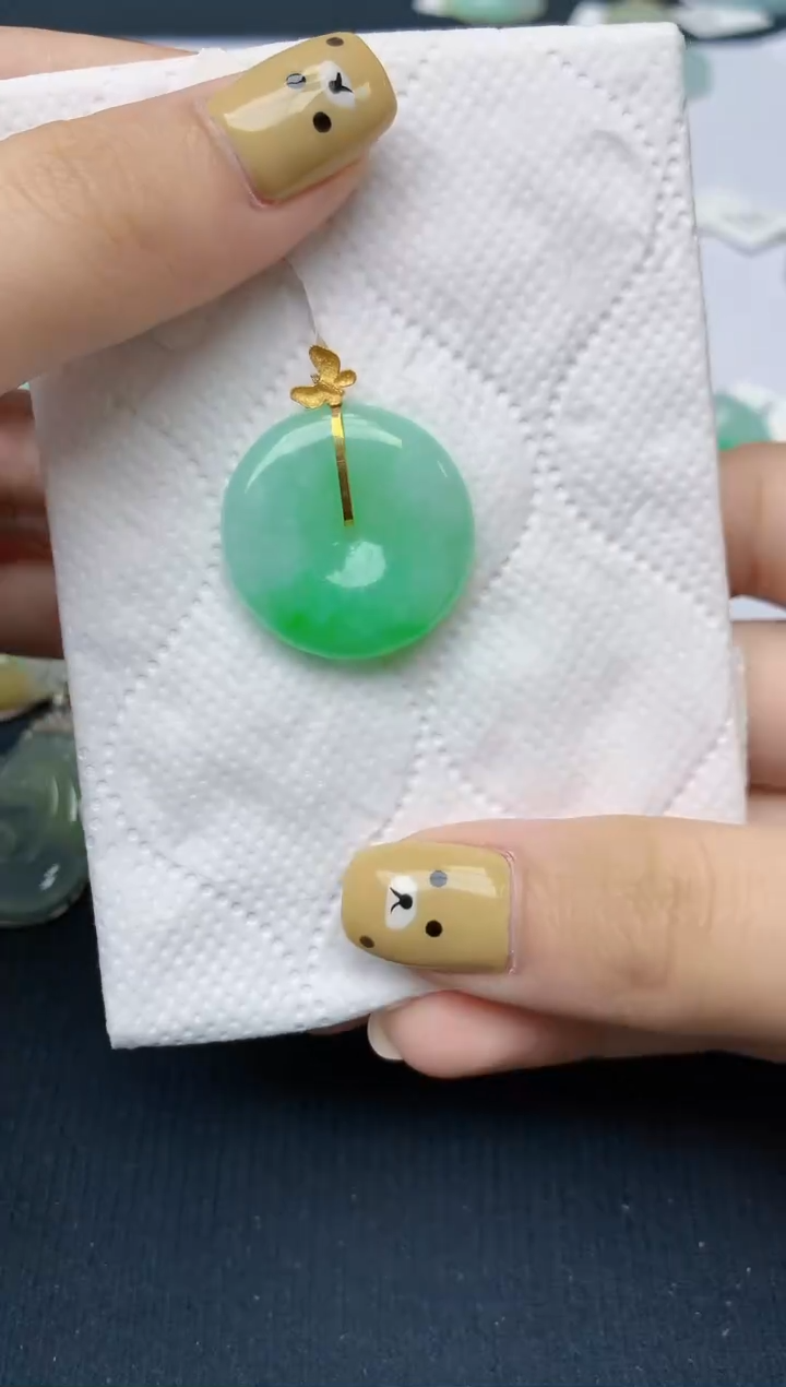 翡翠18K金镶嵌颈饰天然翡翠A货
