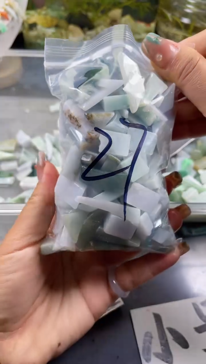 配石翡翠天然翡翠小号500克27