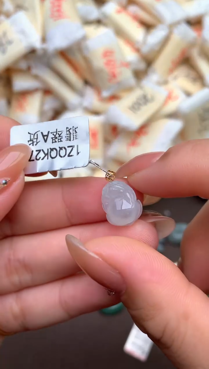 【闪购商品】翡翠挂件18K金镶嵌— 