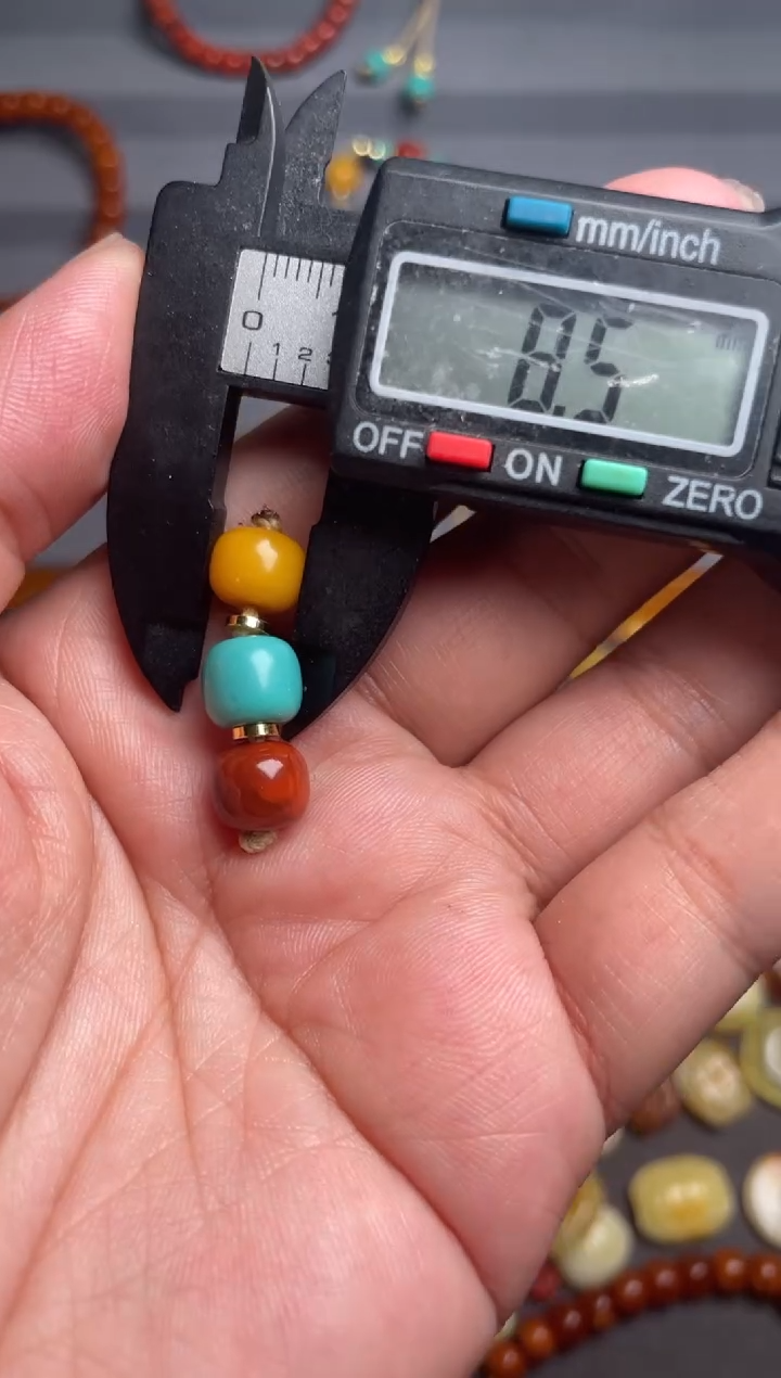 石英质玉多样性发货未镶嵌8红绿灯