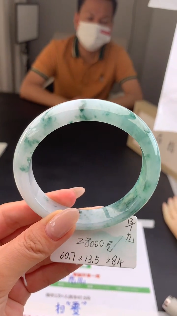 【闪购商品】翡翠手镯未镶嵌下单联系客服核对地址哦