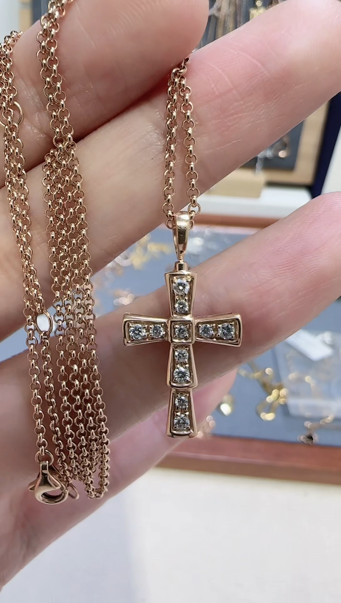 【闪购商品】天然钻石吊坠(不含链)18K金镶嵌多样性发货发其一