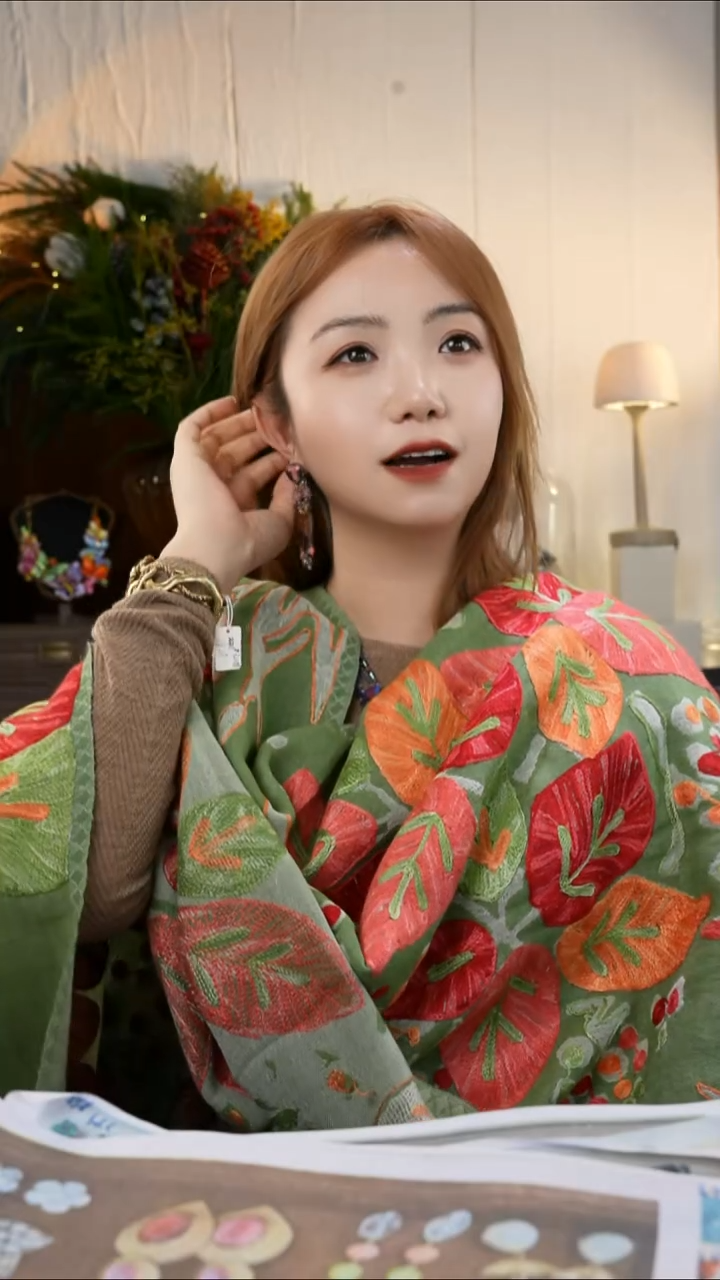 铜合金无绿色花纹配饰