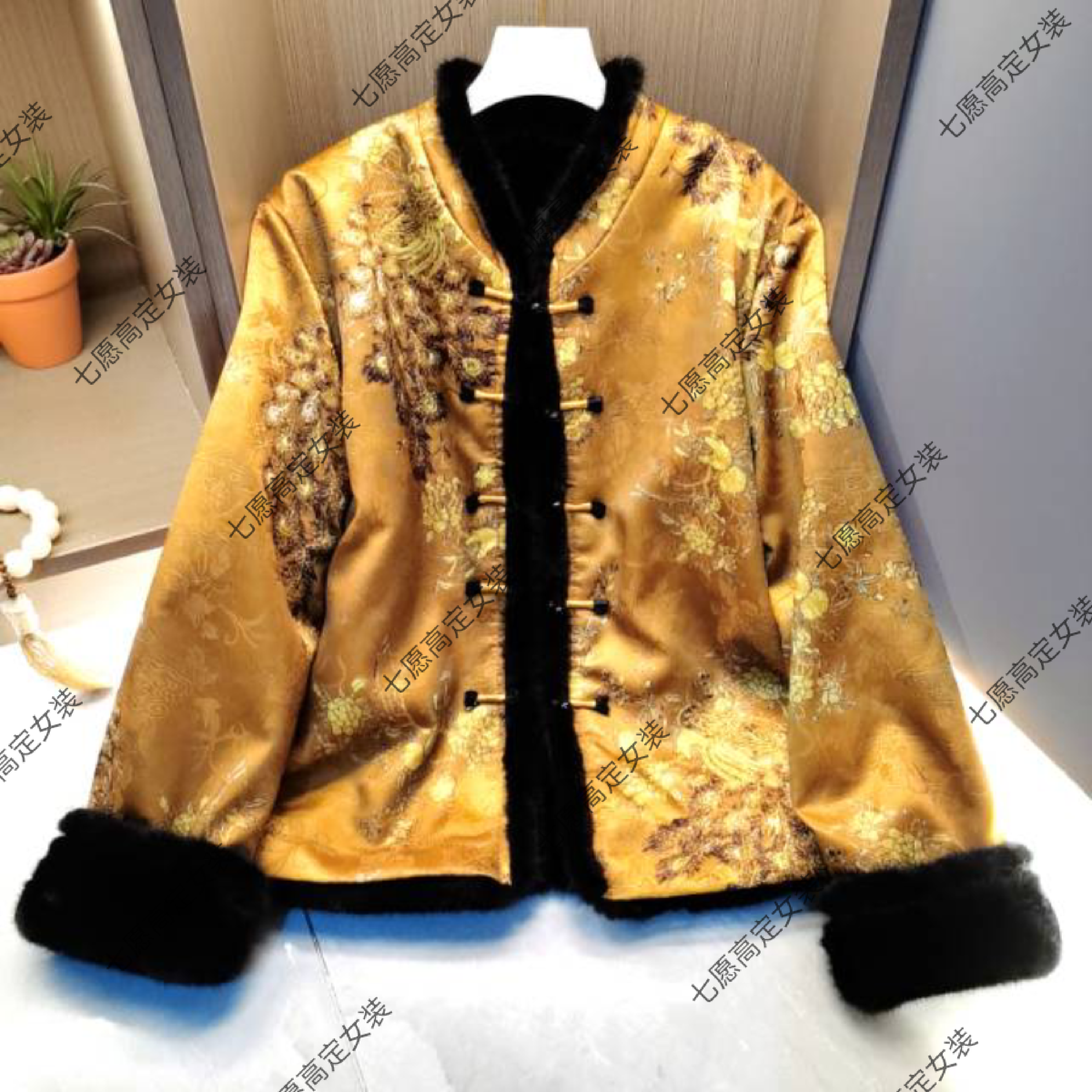 【撤柜款】冬季双面穿中式复古毛毛加厚女款上衣1011