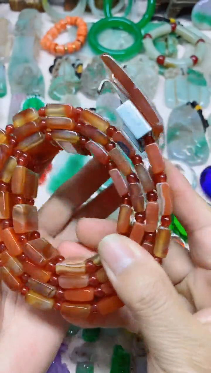 1直播间的实时画面