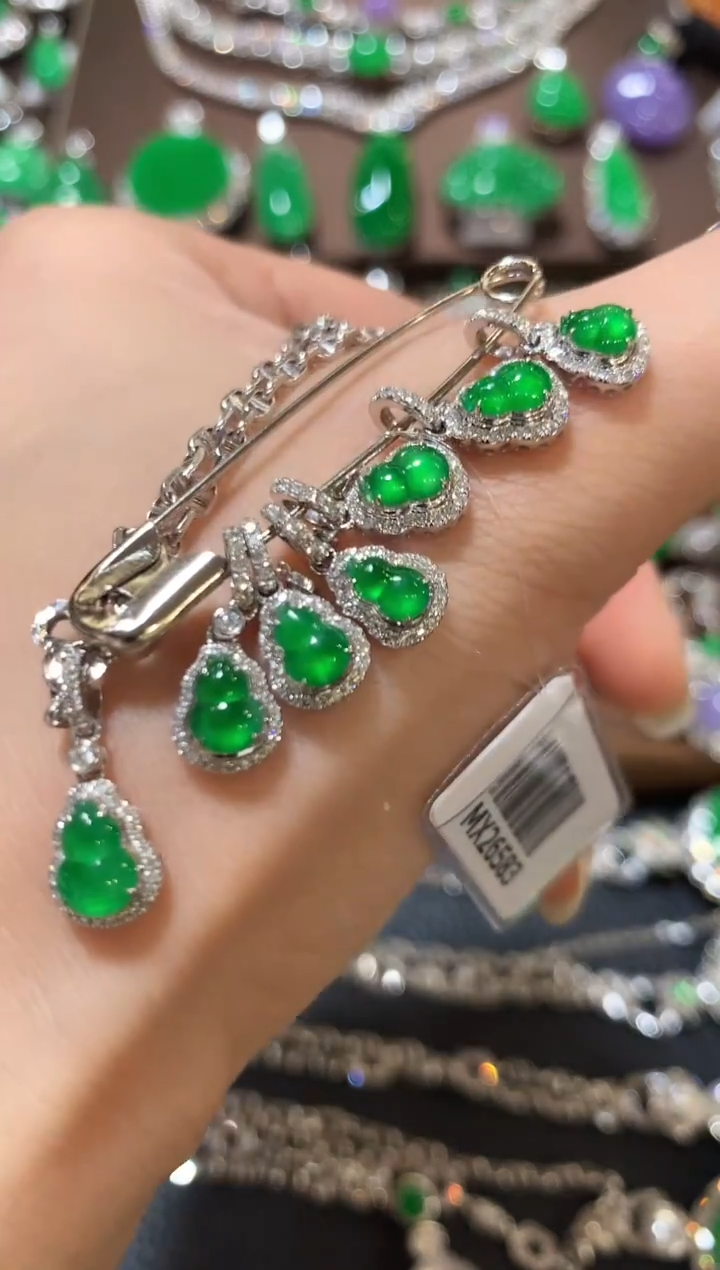 18K金镶嵌定制翡翠吊坠z3多样性一件发货不含链