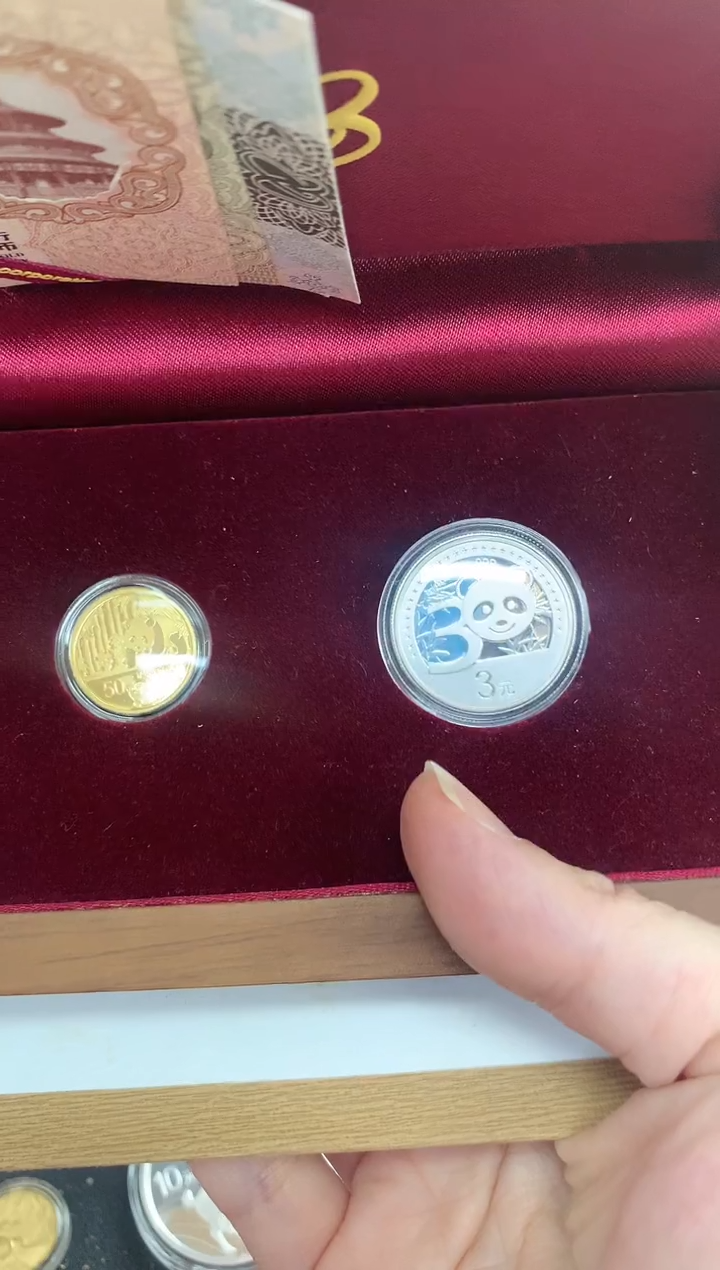 纯金2012猫币发行30周年金银币