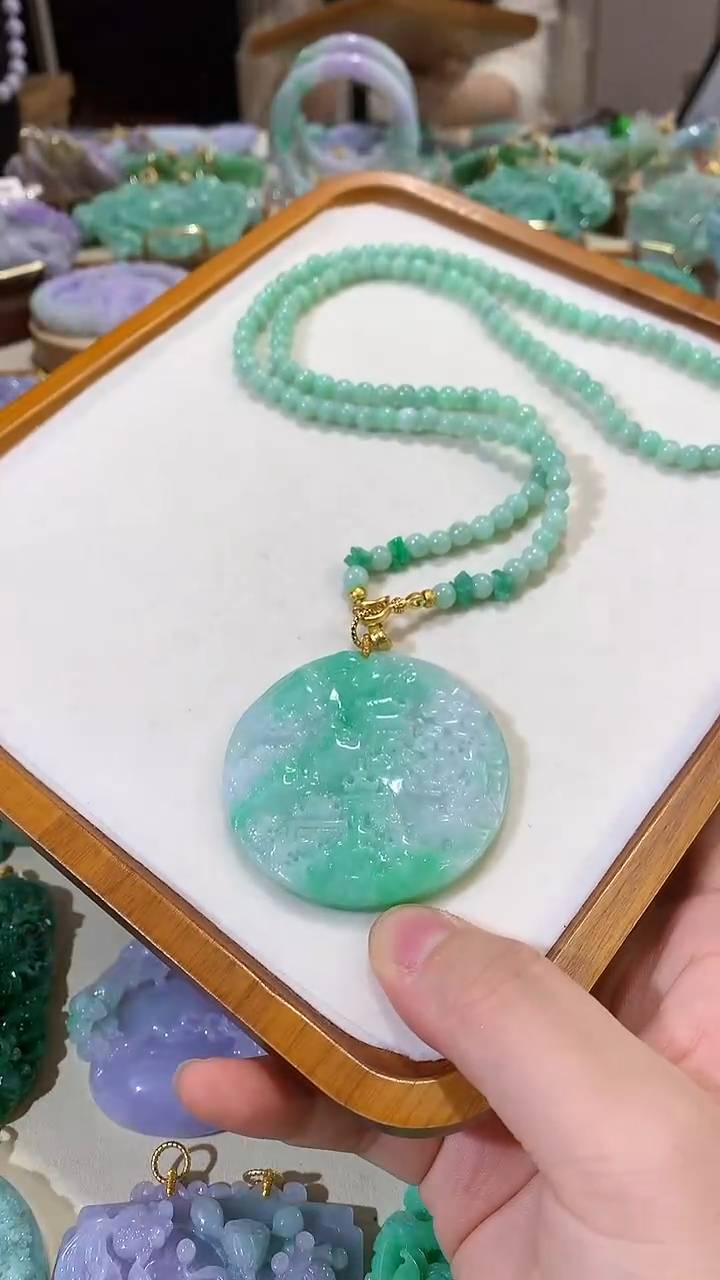 颈饰未镶嵌翡翠吊坠