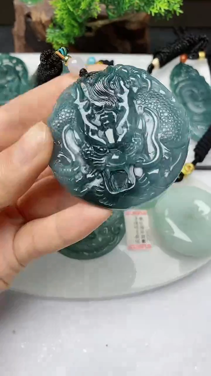 【闪购商品】翡翠颈饰未镶嵌