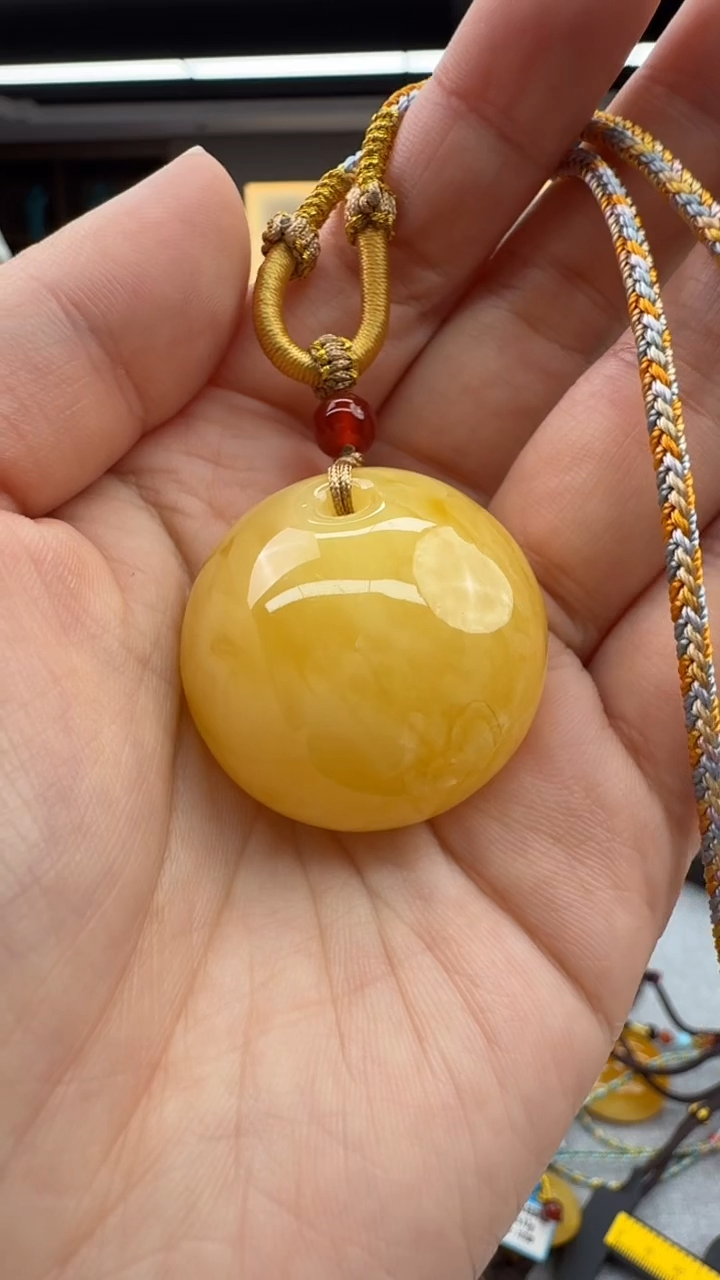 未镶嵌颈饰琥珀267秒拍号 假一罚三