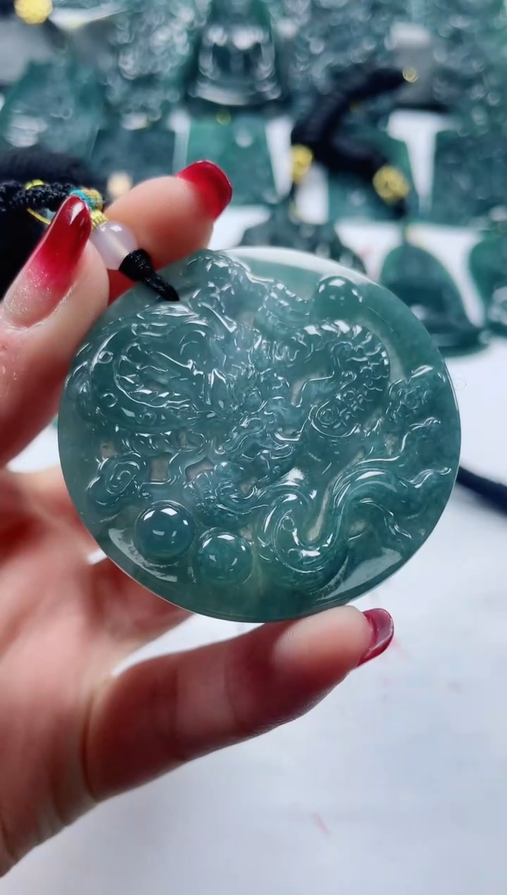 【闪购商品】翡翠颈饰未镶嵌            