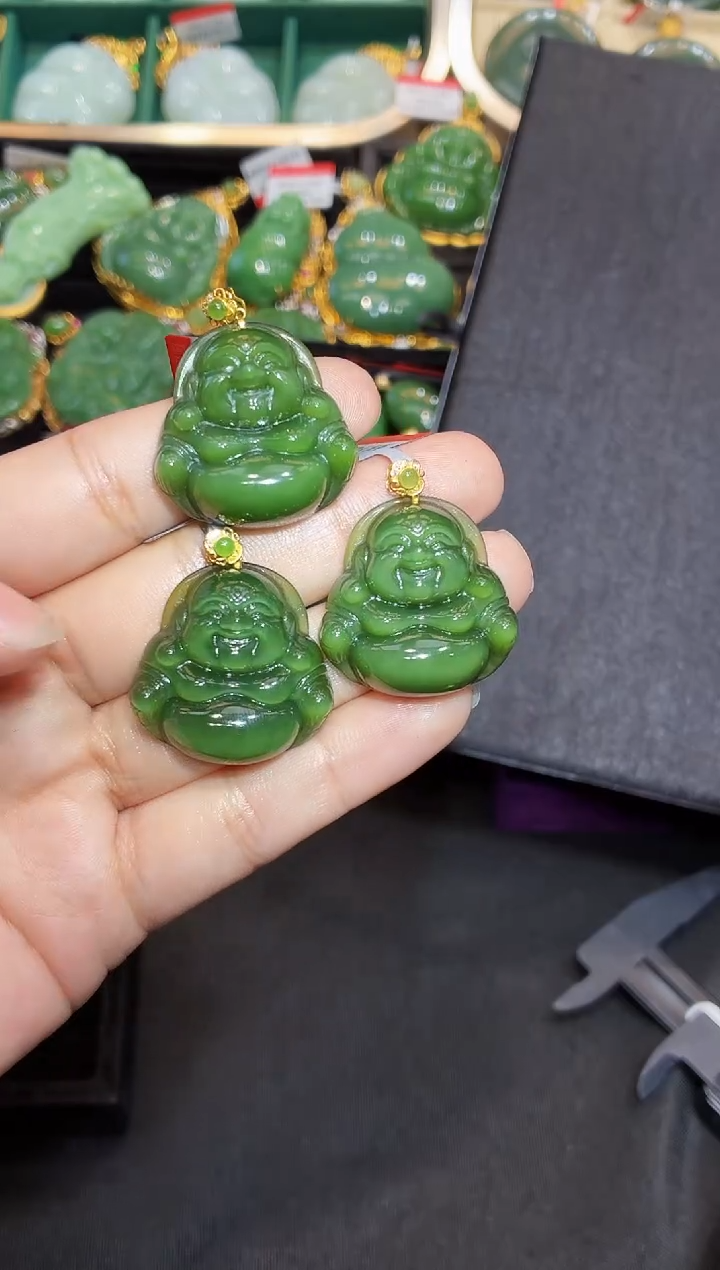 吊坠(赠链)18K金镶嵌和田玉多样性发一