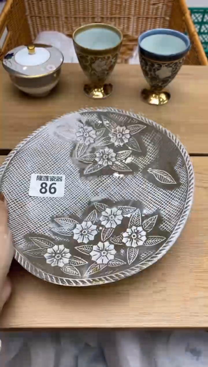 瓷片司**丽隆莲瓷器欢迎大家