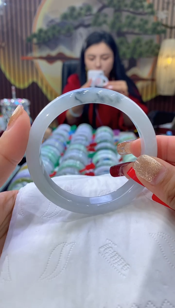 【闪购商品】翡翠手镯未镶嵌多人00309