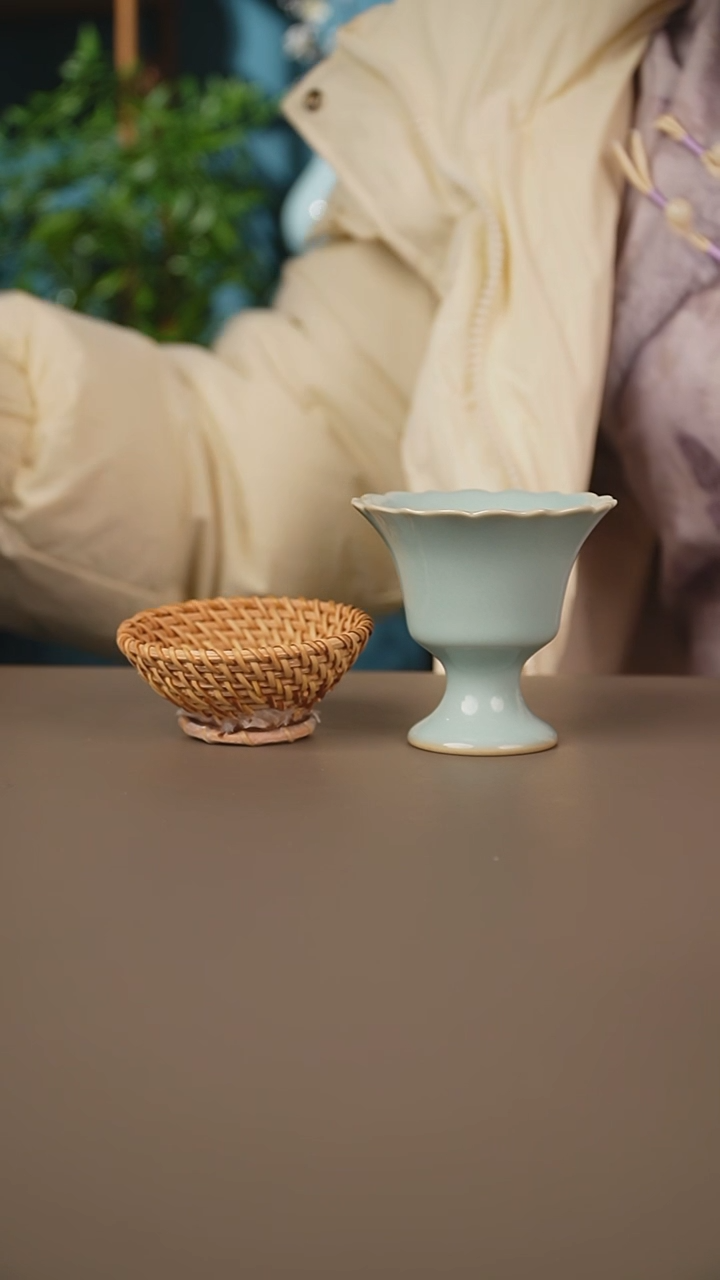 玉松款高足杯不开片 