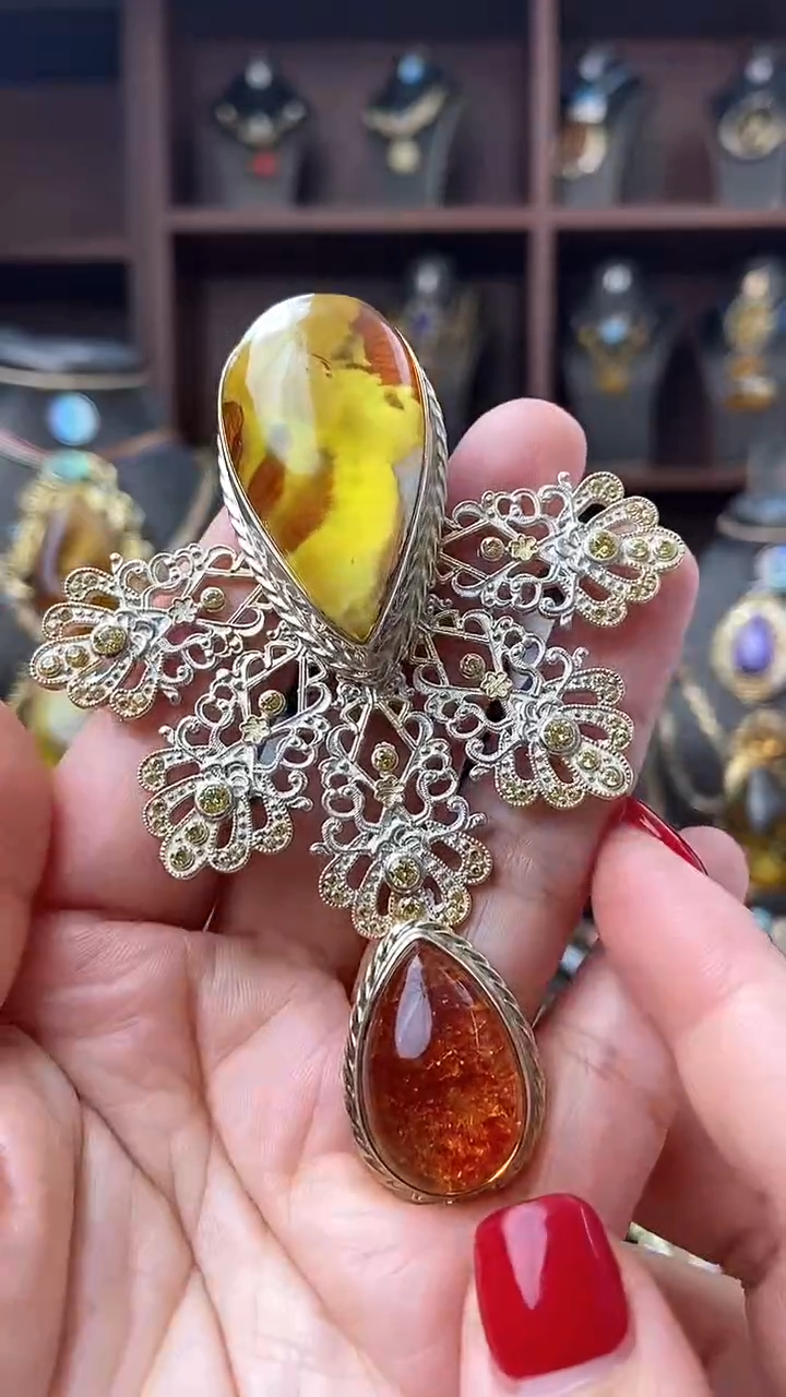 【闪购商品】琥珀颈饰银S925镶嵌吊坠