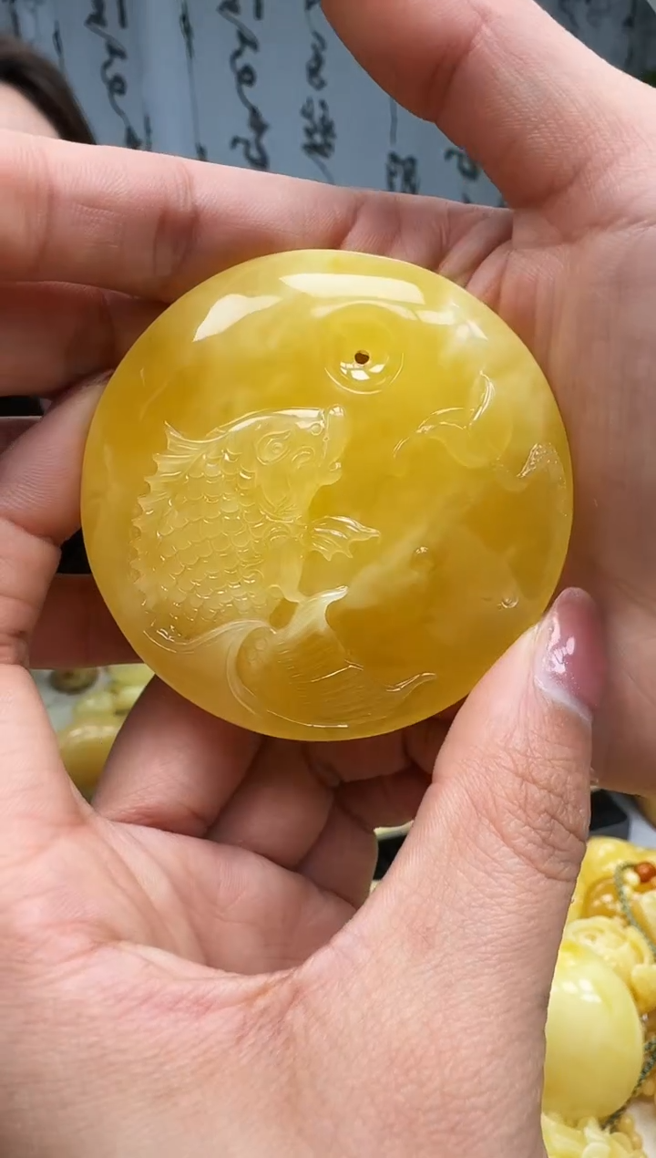 【闪购商品】琥珀裸石未镶嵌挂坠