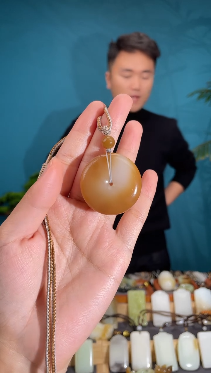 颈饰未镶嵌和田玉1