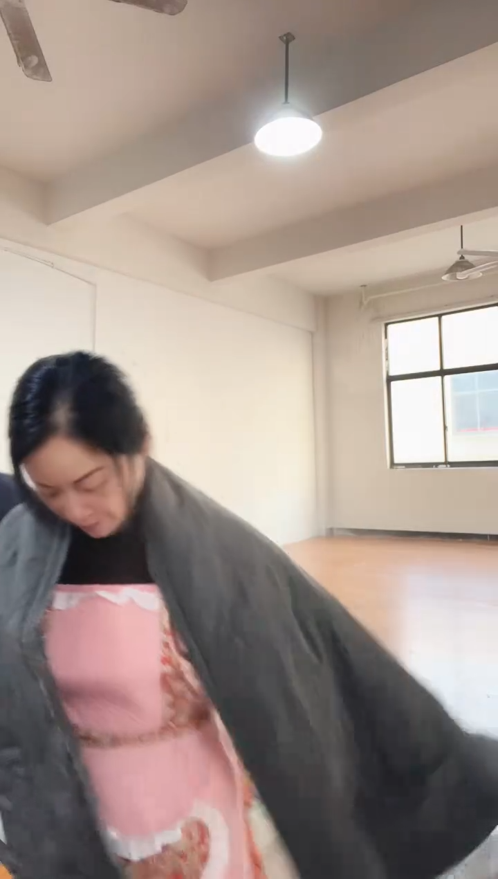 棉棉D17 披肩发一个