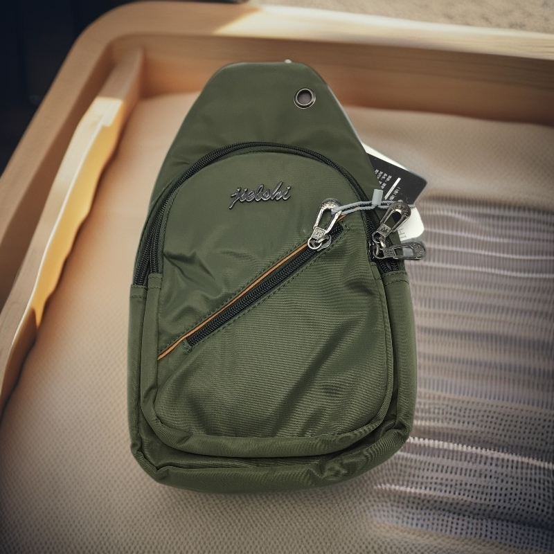 休闲潮流旅游包胸斜挎包（捷）