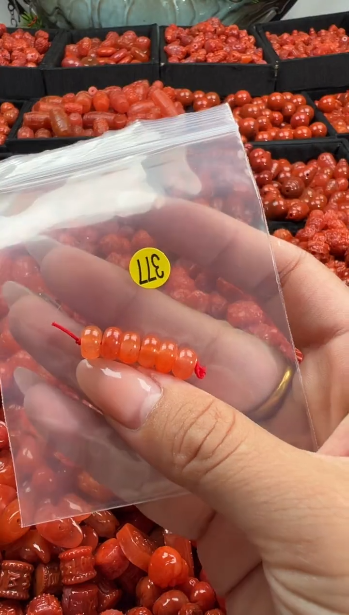 颈饰未镶嵌南红玛瑙1