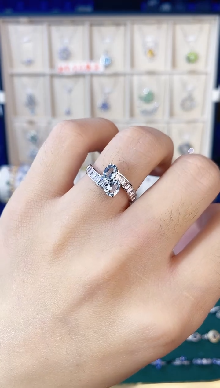 【闪购商品】海蓝宝石戒指银S925镶嵌带证书