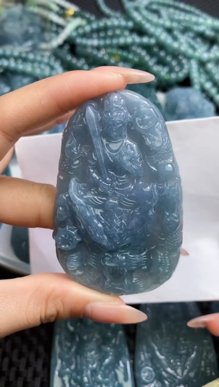 【闪购商品】翡翠颈饰未镶嵌         