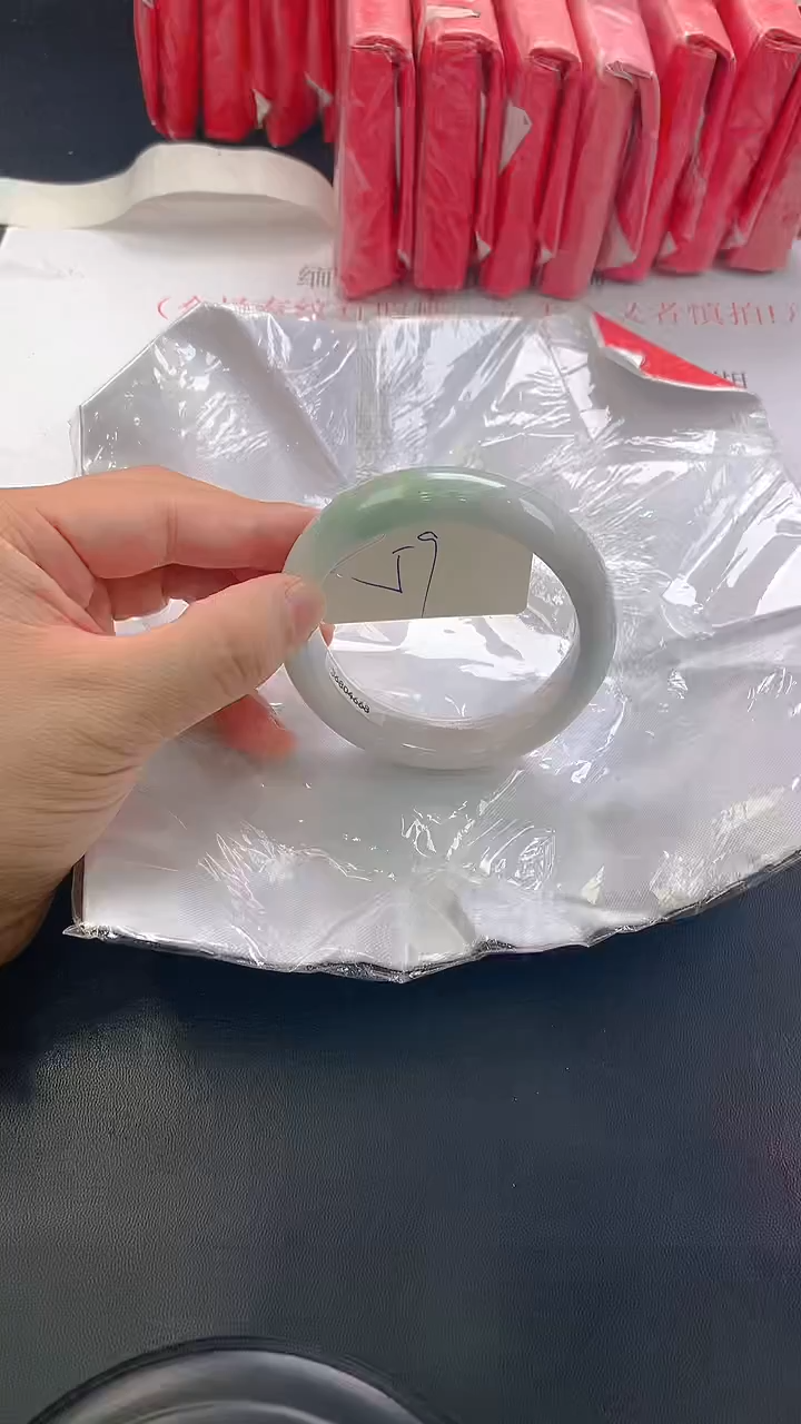 未镶嵌手镯翡翠3