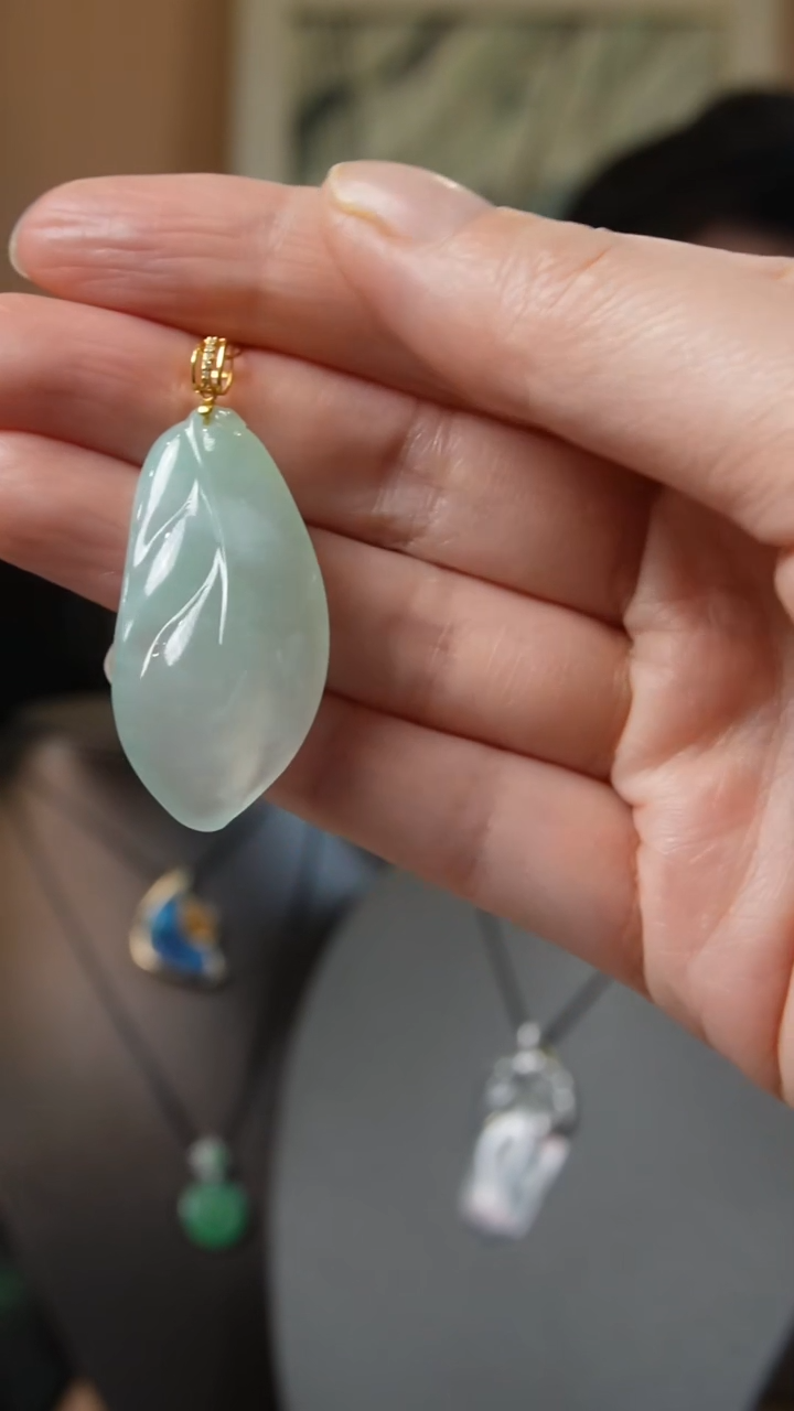 【闪购商品】翡翠吊坠(不含链)18K金镶嵌天然缅甸翡翠吊坠