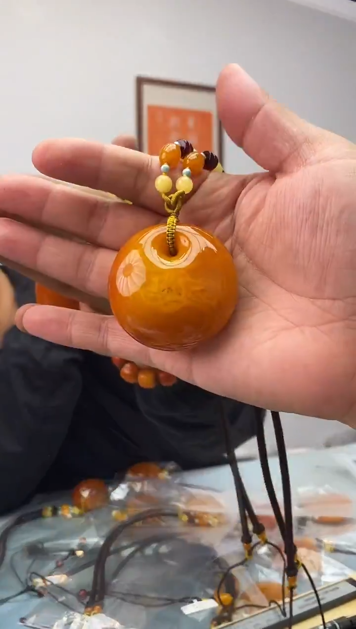 琥珀未镶嵌珠宝奇石假一罚十，多样性发一件033