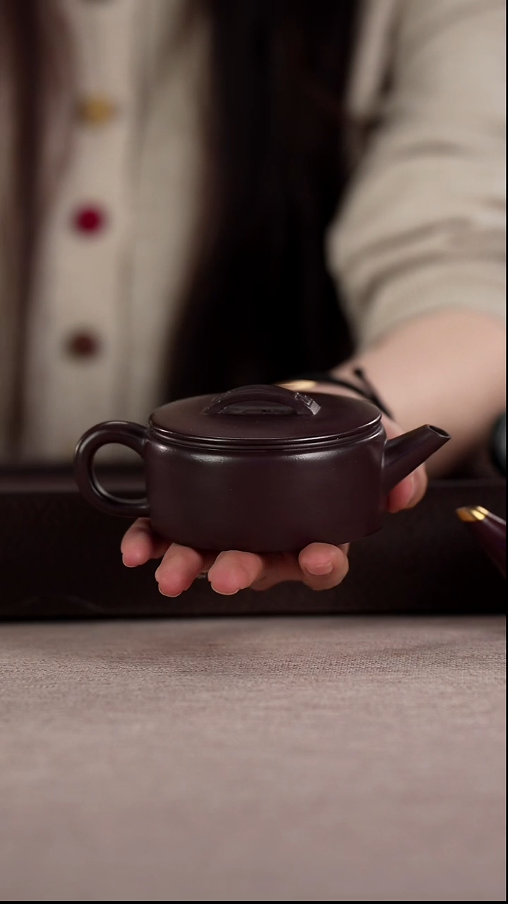 茶壶紫砂陈老师深井紫泥开窗钮汉瓦