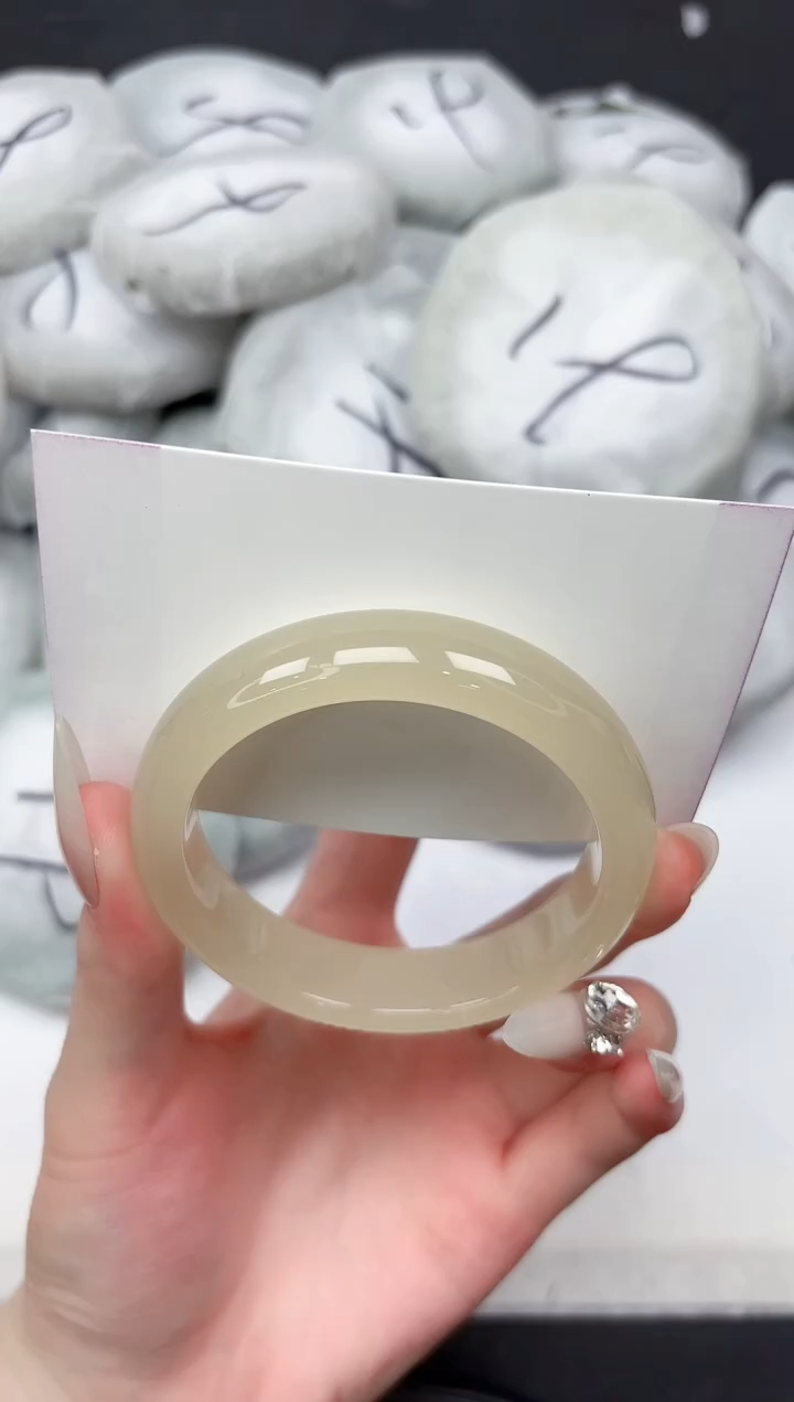 未镶嵌手镯石英质玉244-54.3